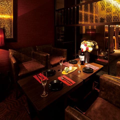 肉寿司と名古屋めし金肉 きんにく 名古屋駅店 ソファー4名様（2部屋） - オープン席