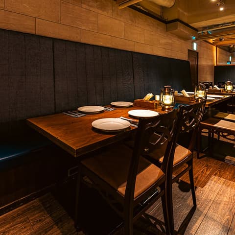 フレンチ屋台ビストロ のれんとコルク 名古屋駅店 テーブル4名様（14部屋） - オープン席