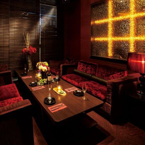 肉寿司と名古屋めし金肉 きんにく 名古屋駅店 ソファー6名様（2部屋） - オープン席