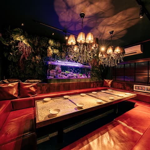 全室水槽個室 柳橋 AONO(アオノ)名古屋駅店 掘りごたつ個室12名様(1部屋) - 個室