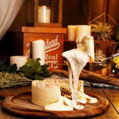 グランピング個室 お肉とチーズ Octo Table(オクトテーブル)栄店 E.3H飲放付★シカゴピザ全7品 - 宴会プラン